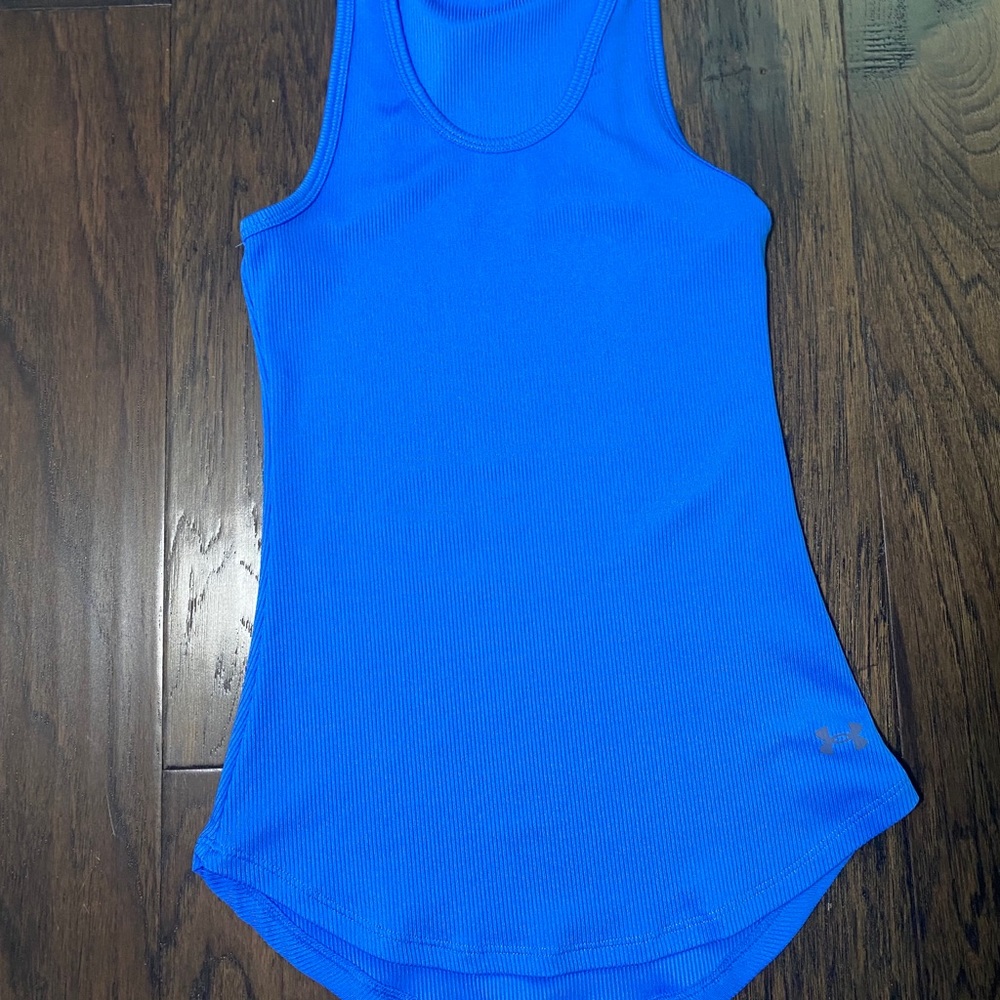 Under Armour tank. Size xs.